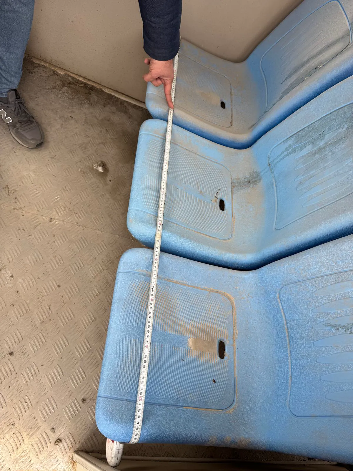 42cm koltuk genişliği ölçümü